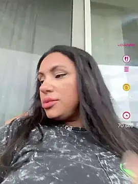 Snapshot of MeghanXO chatting on 4, 7, 2026 MeghanXO online show from 4, 7, 2026
