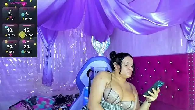 Snapshot of sirenadirtysexxx chatting on 5, 12, 2024 sirenadirtysexxx online show from 5, 12, 2024