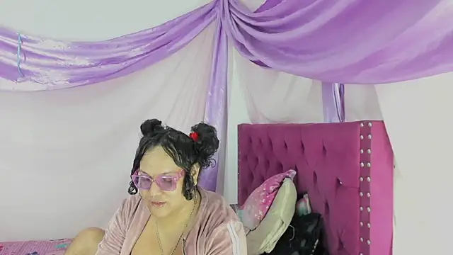 Snapshot of sirenadirtysexxx chatting on 19, 9, 2025 sirenadirtysexxx online show from 19, 9, 2025