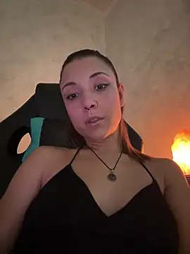 KarlaLuar  online show from 20, 10, 2025