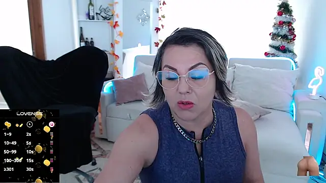 Snapshot of Myrnasexxx chatting on 9, 12, 2024 Myrnasexxx online show from 9, 12, 2024