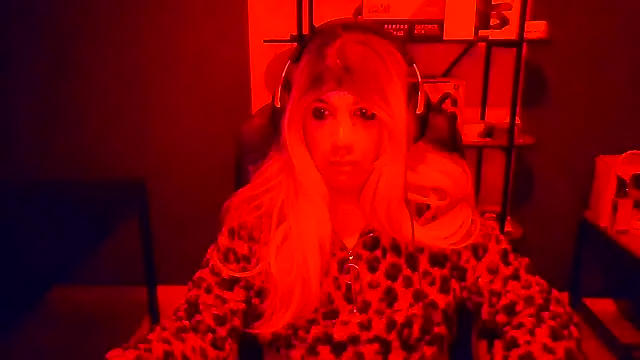 LatruieSow online show from 10, 1, 2026