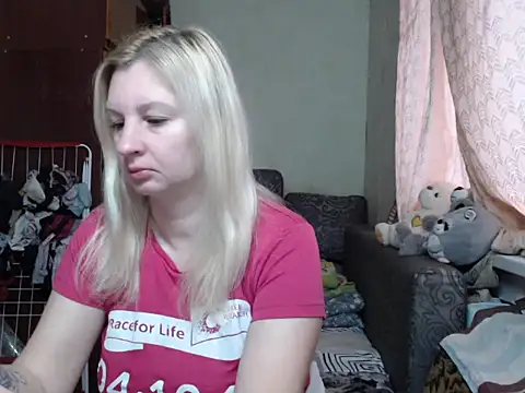 BustyBlond online show from 3, 1, 2025