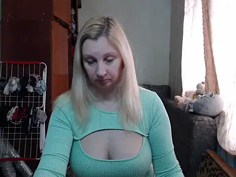 BustyBlond online show from 7, 1, 2025