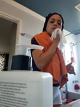 Snapshot of RuggyRackz chatting on 28, 10, 2025 RuggyRackz online show from 28, 10, 2025