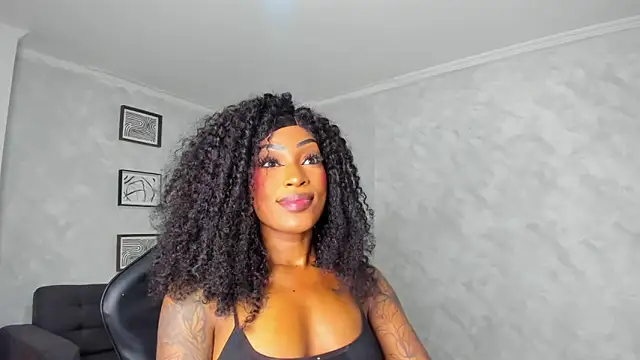 Snapshot of Emattaylor chatting on 25, 2, 2026 Emattaylor online show from 25, 2, 2026