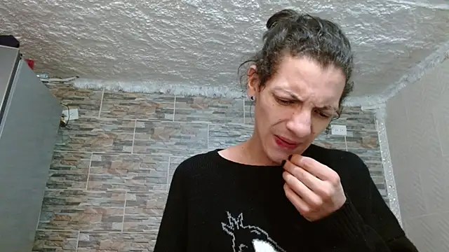 Snapshot of omar_alurba chatting on 23, 10, 2025 omar alurba online show from 23, 10, 2025