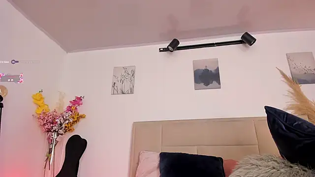 Snapshot of Alexandra_ra chatting on 8, 1, 2025 Alexandra ra online show from 8, 1, 2025