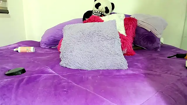 Snapshot of Emiily_88 chatting on 18, 2, 2025 Emiily 88 online show from 18, 2, 2025