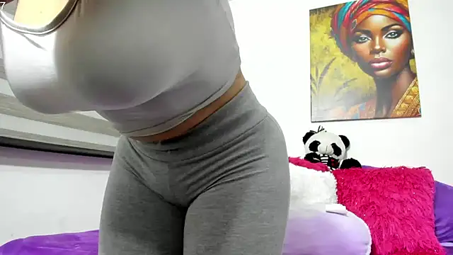 Snapshot of Emiily_88 chatting on 9, 3, 2025 Emiily 88 online show from 9, 3, 2025