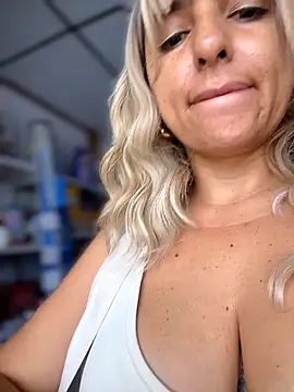 Snapshot of sammyqueenx21 chatting on 30, 11, 2025 sammyqueenx21 online show from 30, 11, 2025