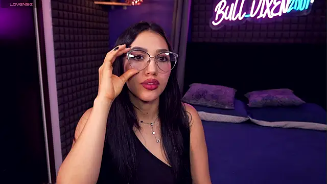 Snapshot of bull_vixen2001 chatting on 18, 4, 2026 bull vixen2001 online show from 18, 4, 2026