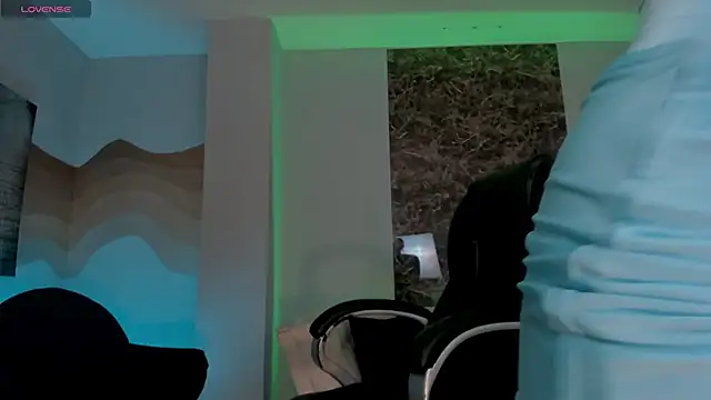 ErikaBenz  online show from 4, 1, 2025