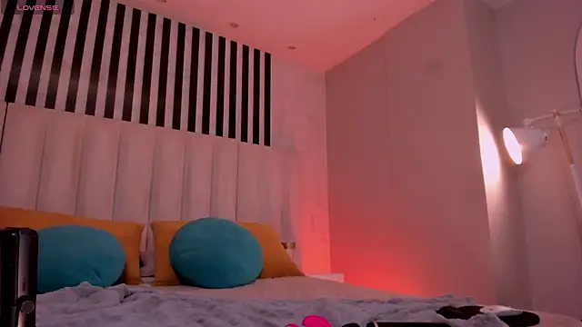 ErikaBenz  online show from 10, 5, 2026