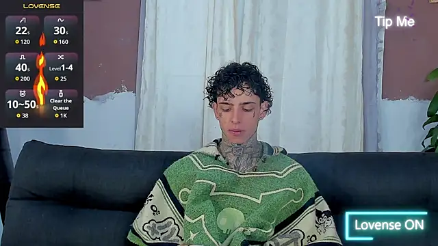 Snapshot of Aron_ford chatting on 8, 10, 2025 Aron ford online show from 8, 10, 2025