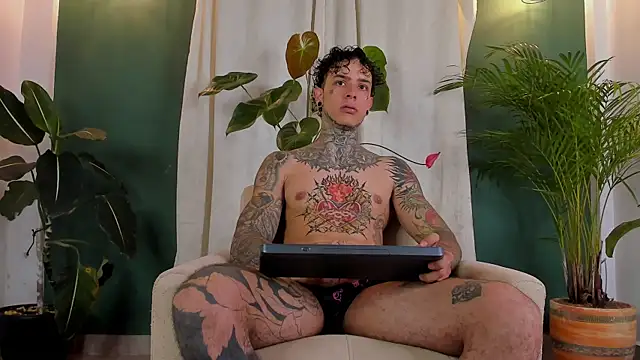 Snapshot of Aron_ford chatting on 10, 7, 2026 Aron ford online show from 10, 7, 2026