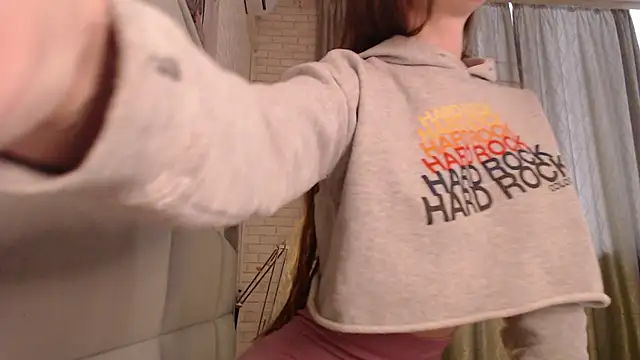 Snapshot of VeronikaAv chatting on 8, 12, 2024 VeronikaAv online show from 8, 12, 2024