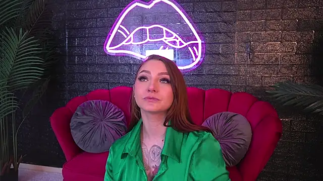 ScarlettQuate online show from 5, 3, 2025