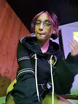 Snapshot of _Laary chatting on 9, 3, 2026 Laary online show from 9, 3, 2026