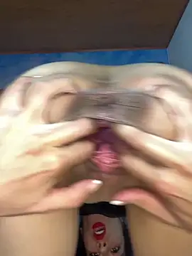 Snapshot of Anne_Robert chatting on 7, 3, 2025 Anne Robert online show from 7, 3, 2025