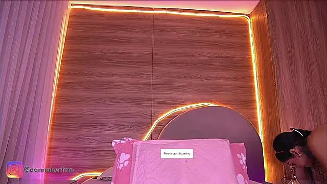 danna berlin  online show from 6, 3, 2026