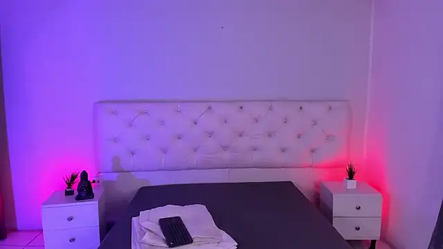 Snapshot of Aron_cruz chatting on 27, 11, 2025 Aron cruz online show from 27, 11, 2025