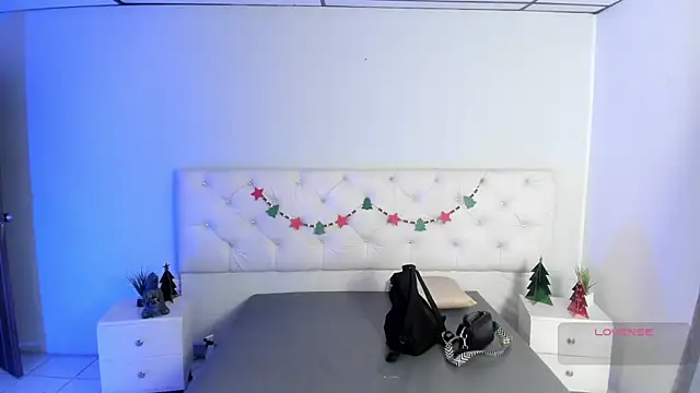 Snapshot of Aron_cruz chatting on 5, 12, 2025 Aron cruz online show from 5, 12, 2025