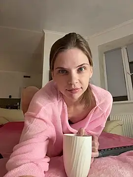 Snapshot of LeyaJohnson chatting on 25, 11, 2025 LeyaJohnson online show from 25, 11, 2025