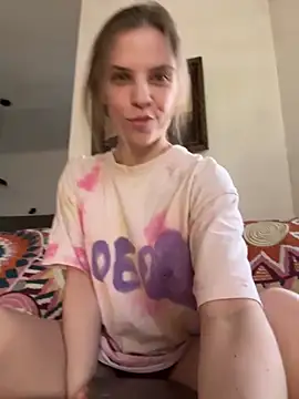 Snapshot of LeyaJohnson chatting on 26, 3, 2026 LeyaJohnson online show from 26, 3, 2026