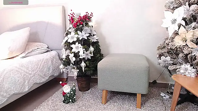 Sassy--Girl online show from 31, 12, 2024