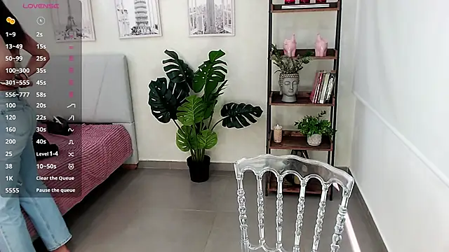 Snapshot of Sassy--Girl chatting on 24, 2, 2025 Sassy--Girl online show from 24, 2, 2025