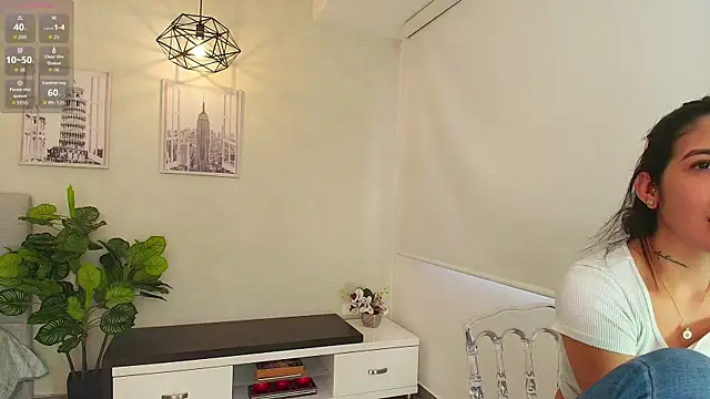 Snapshot of Sassy--Girl chatting on 25, 9, 2025 Sassy--Girl online show from 25, 9, 2025