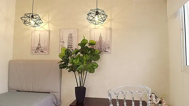 Sassy--Girl online show from 4, 10, 2025