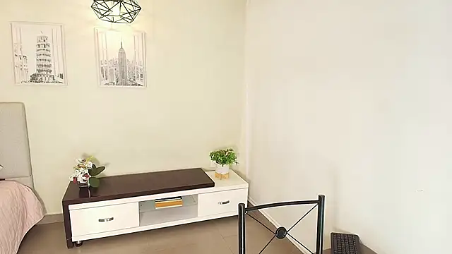 Snapshot of Sassy--Girl chatting on 21, 11, 2025 Sassy--Girl online show from 21, 11, 2025