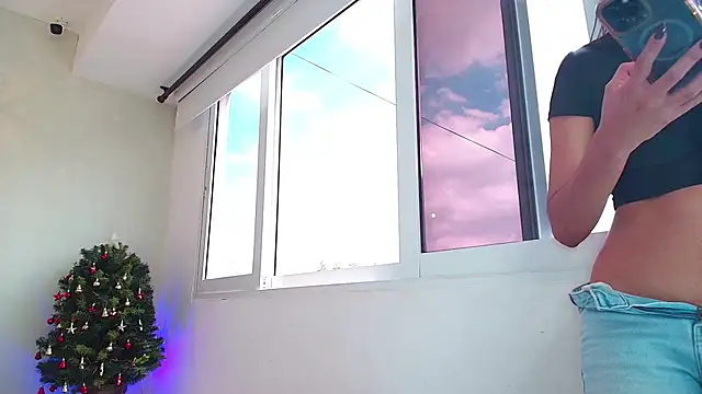 Snapshot of Sassy--Girl chatting on 27, 11, 2025 Sassy--Girl online show from 27, 11, 2025