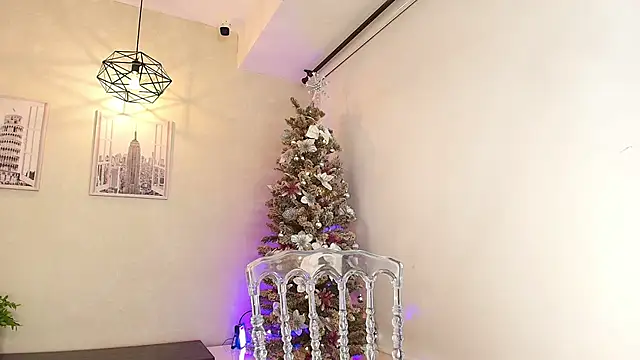 Snapshot of Sassy--Girl chatting on 29, 11, 2025 Sassy--Girl online show from 29, 11, 2025