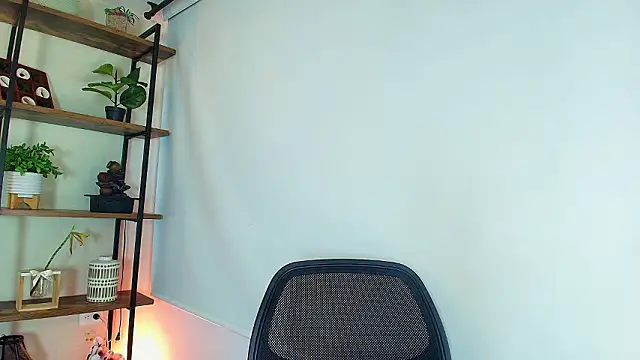 Sassy--Girl online show from 4, 3, 2026