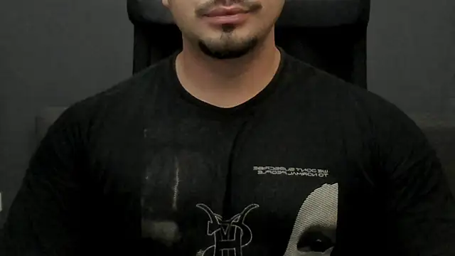 Snapshot of TonyWilcox chatting on 4, 11, 2025 TonyWilcox online show from 4, 11, 2025