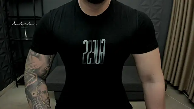 Snapshot of TonyWilcox chatting on 15, 11, 2025 TonyWilcox online show from 15, 11, 2025