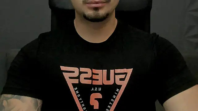 Snapshot of TonyWilcox chatting on 29, 11, 2025 TonyWilcox online show from 29, 11, 2025