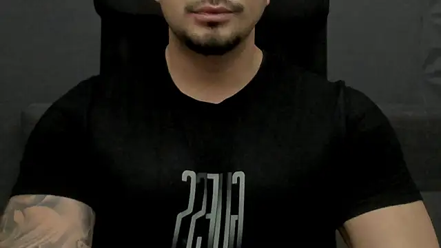 Snapshot of TonyWilcox chatting on 18, 12, 2025 TonyWilcox online show from 18, 12, 2025