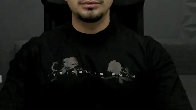 Snapshot of TonyWilcox chatting on 19, 12, 2025 TonyWilcox online show from 19, 12, 2025