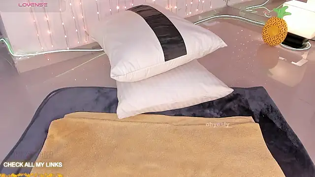 ohyesly  online show from 8, 1, 2026