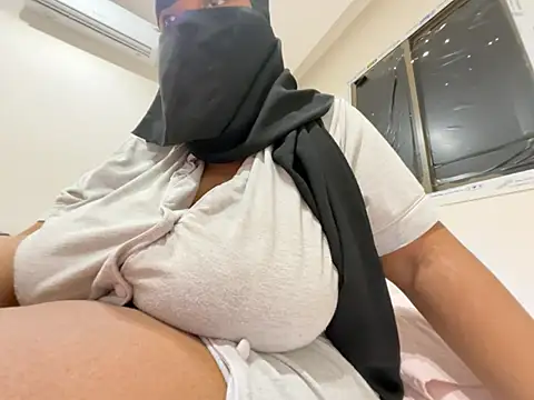 Snapshot of Submissive_Arab chatting on 20, 7, 2026 Submissive Arab online show from 20, 7, 2026