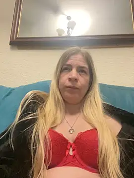 Snapshot of jayjencam chatting on 2, 3, 2025 jayjencam online show from 2, 3, 2025