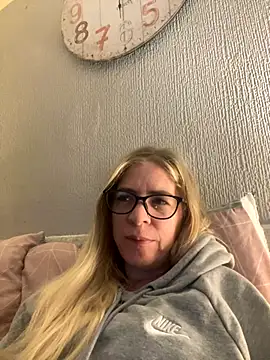 Snapshot of jayjencam chatting on 6, 10, 2025 jayjencam online show from 6, 10, 2025
