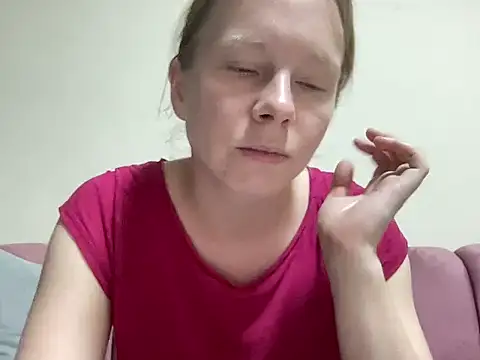 Snapshot of SweetLucy96 chatting on 25, 10, 2025 SweetLucy96 online show from 25, 10, 2025