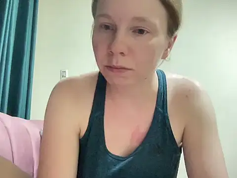 Snapshot of SweetLucy96 chatting on 30, 10, 2025 SweetLucy96 online show from 30, 10, 2025