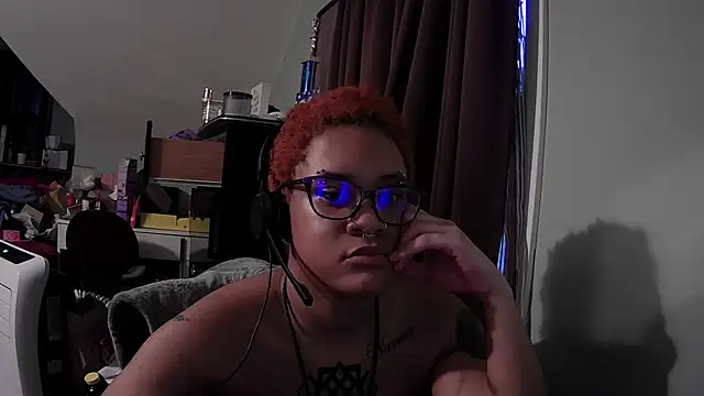 Snapshot of nickytheehawtie chatting on 27, 4, 2026 nickytheehawtie online show from 27, 4, 2026