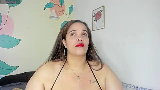 Snapshot of Alondra_zaaens chatting on 16, 10, 2025 Alondra zaaens online show from 16, 10, 2025